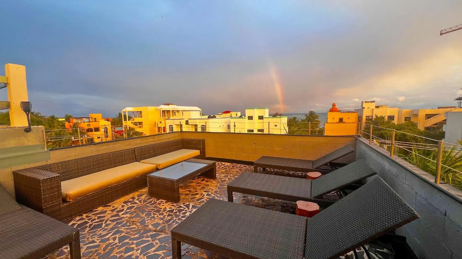 Beachside Oasis ! Spacious ½ Block From The Beach Puerto Morelos Apartamento