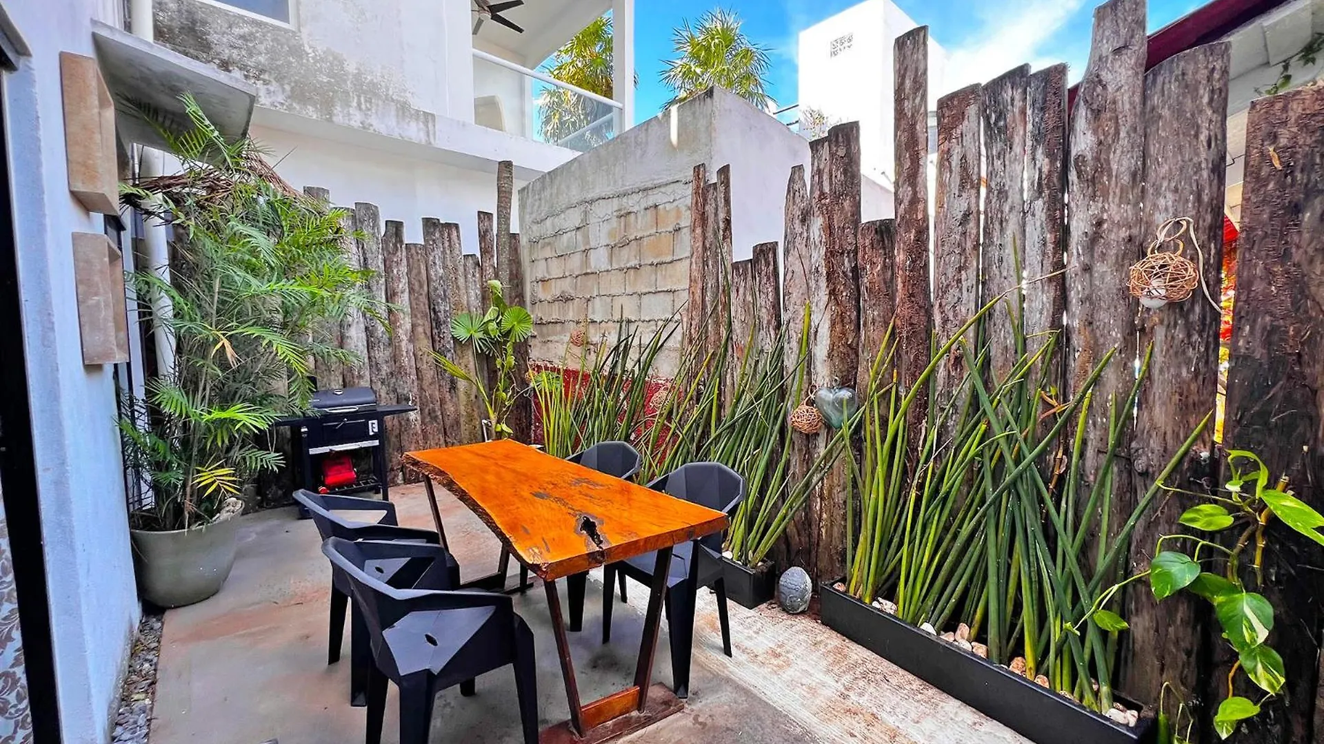Beachside Oasis ! Spacious ½ Block From The Beach Puerto Morelos