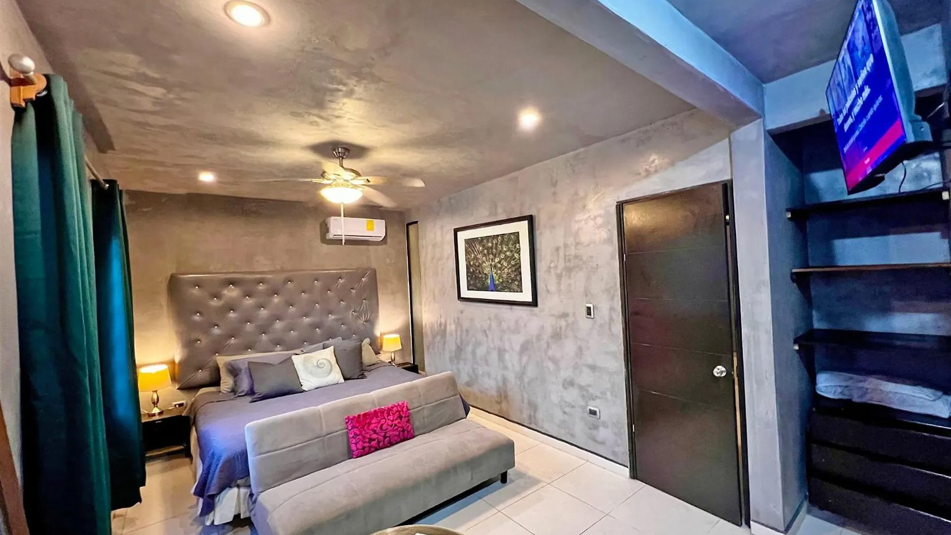 Apartamento Beachside Oasis ! Spacious ½ Block From The Beach Puerto Morelos